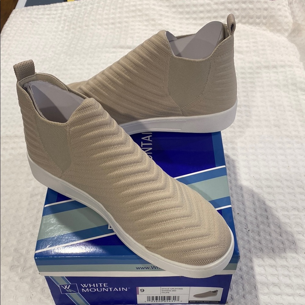 White Mountain Women’s Taupe Slip-On Sneakers.  Size 9. NWT